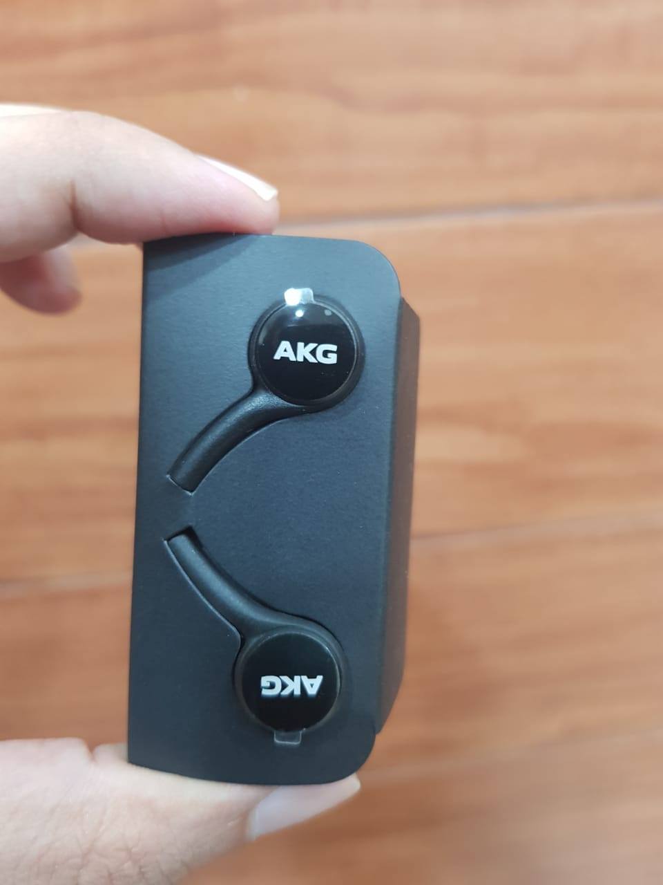 Buy Samsung Galaxy Stereo Earphones For S10 S10e S10 Plus Designed By AKG - Black from Vmart in Pakistan
