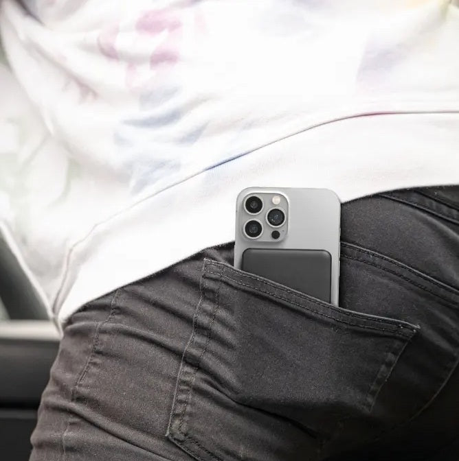 Buy Mophie Snap+ Juice Pack Mini Magnetic Portable Wireless Charger 5,000mAh from Vmart in Pakistan