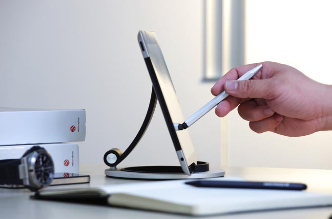 Buy Just Mobile AluPen Pro Designer 2 in 1 Stylus for iPad (Silver) from Vmart in Pakistan