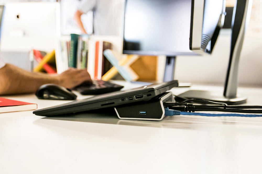 Buy Targus Dual Video Universal Docking Station - Black from Vmart in Pakistan