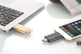 Buy Verbatim 49819 Apple OTG i-Drive 32GB - Apple Gold from Vmart in Pakistan